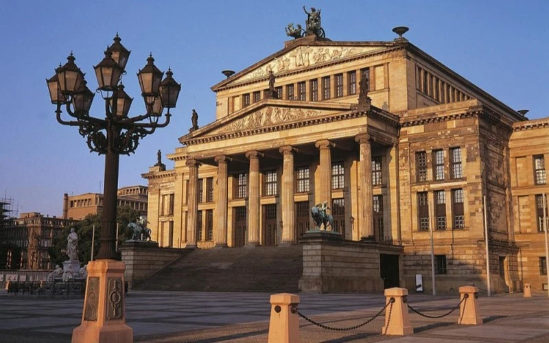 Historical Buildings/Old House Renovations Historical Buildings/Old House Renovations